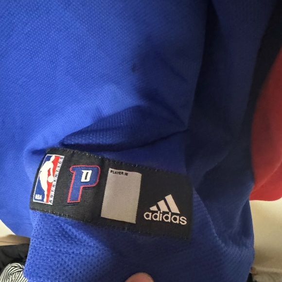 Men Detroit pistons shirt XL - Picture 2 of 6